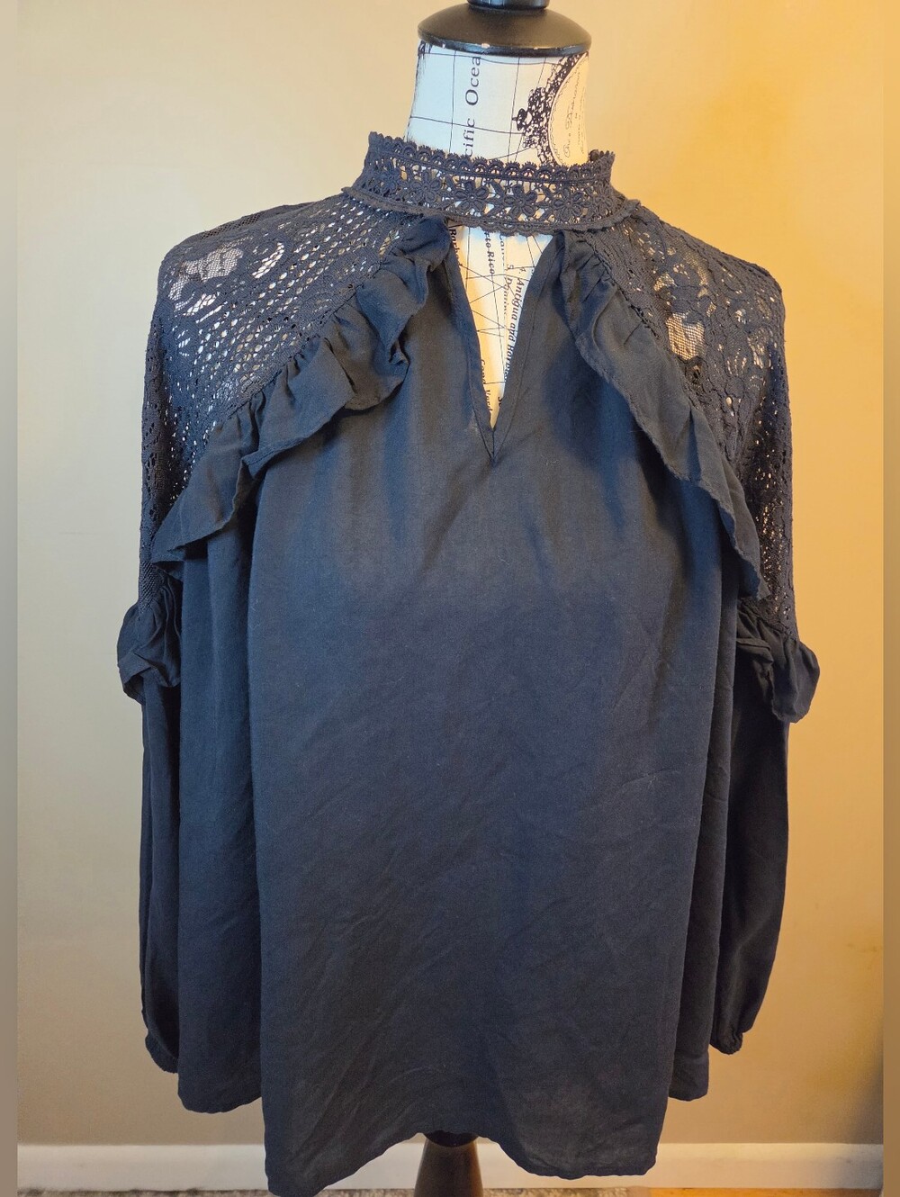 Entro Large Navy Blue Lace Ruffle Blouse Choker Neck Boutique Boho NWT